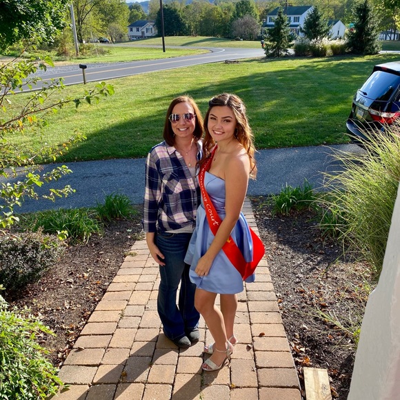 Meet your Posher, Mandi - Picture 7 of 9